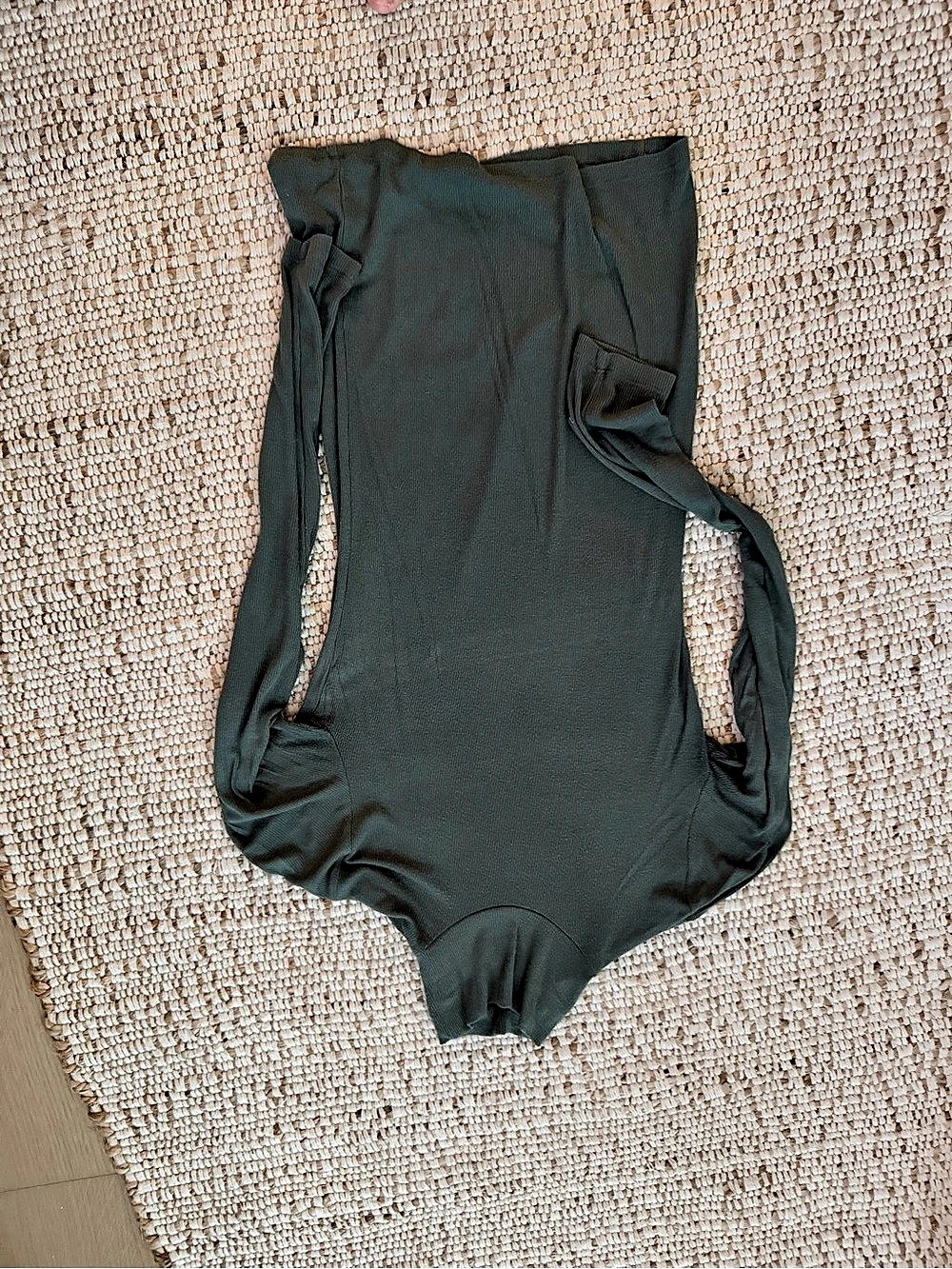 Aritzia Babaton green long sleeve